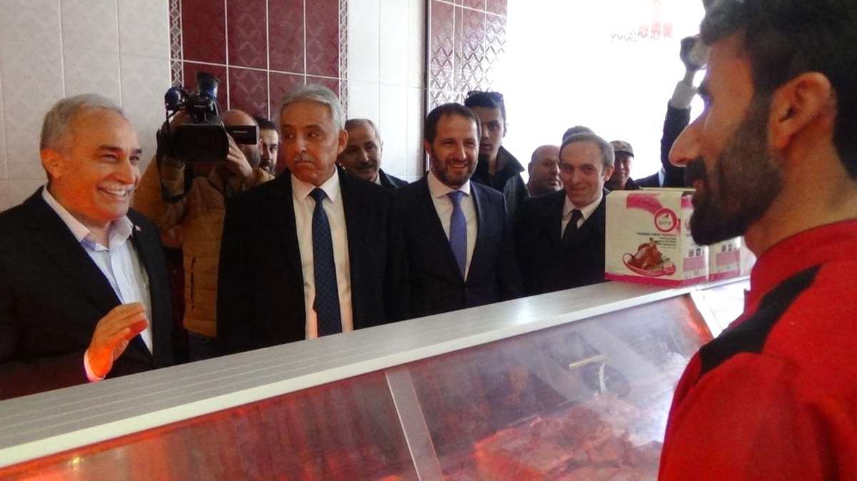 Bakan Fakıbaba, Hakkari Esnafını Ziyaret Etti