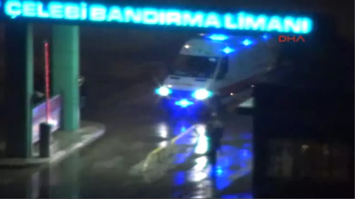 Balıkesir Bandırma\'da Otomobil Denize Uçtu: 3 Yaralı, 1 Kayıp