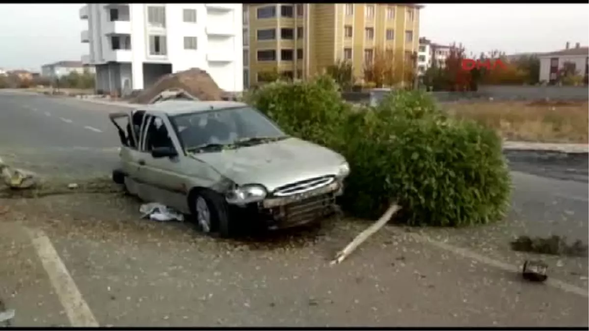 Elazığ 16 Yaşındaki Sürücünün Yaptığı Kazada 4 Kişi Yaralandı