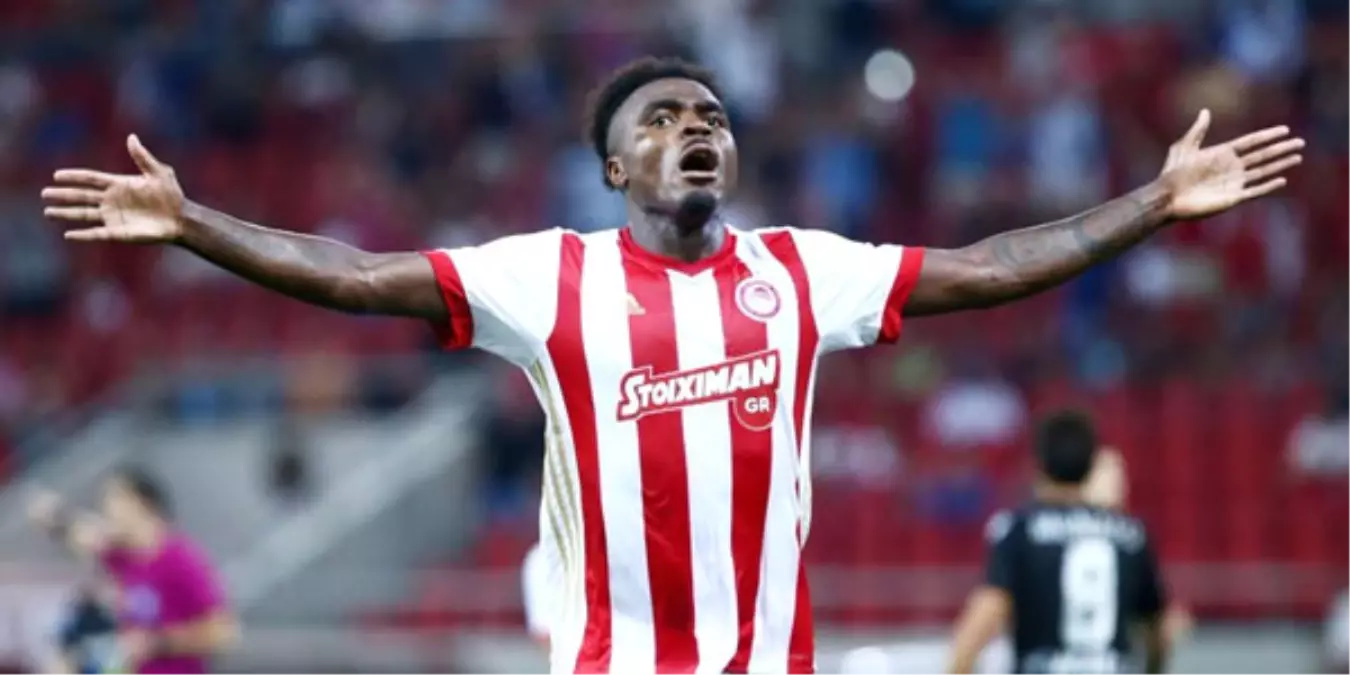 Emenike, Olympiakos Başkanını Çileden Çıkarttı