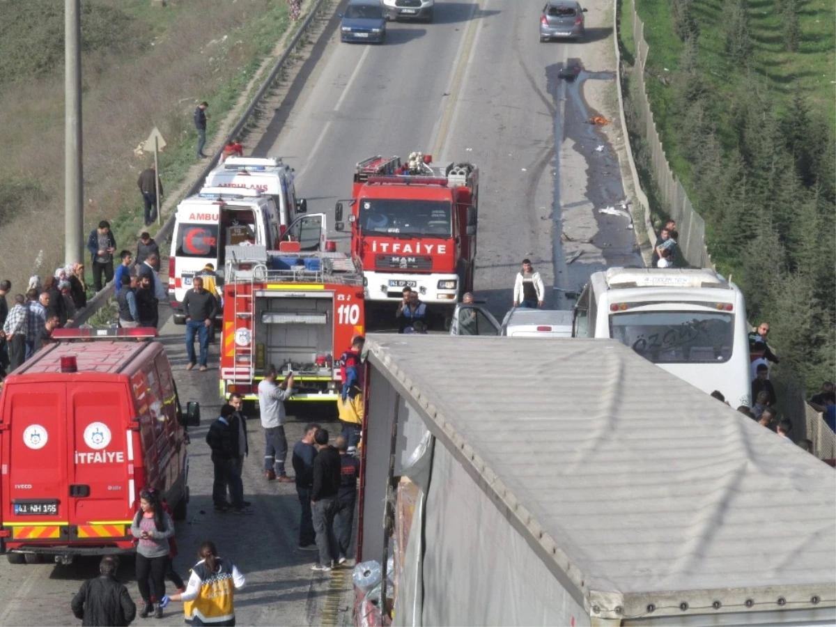 Gebze\'de Zincirleme Trafik Kazası: 1 Ölü, 4 Yaralı