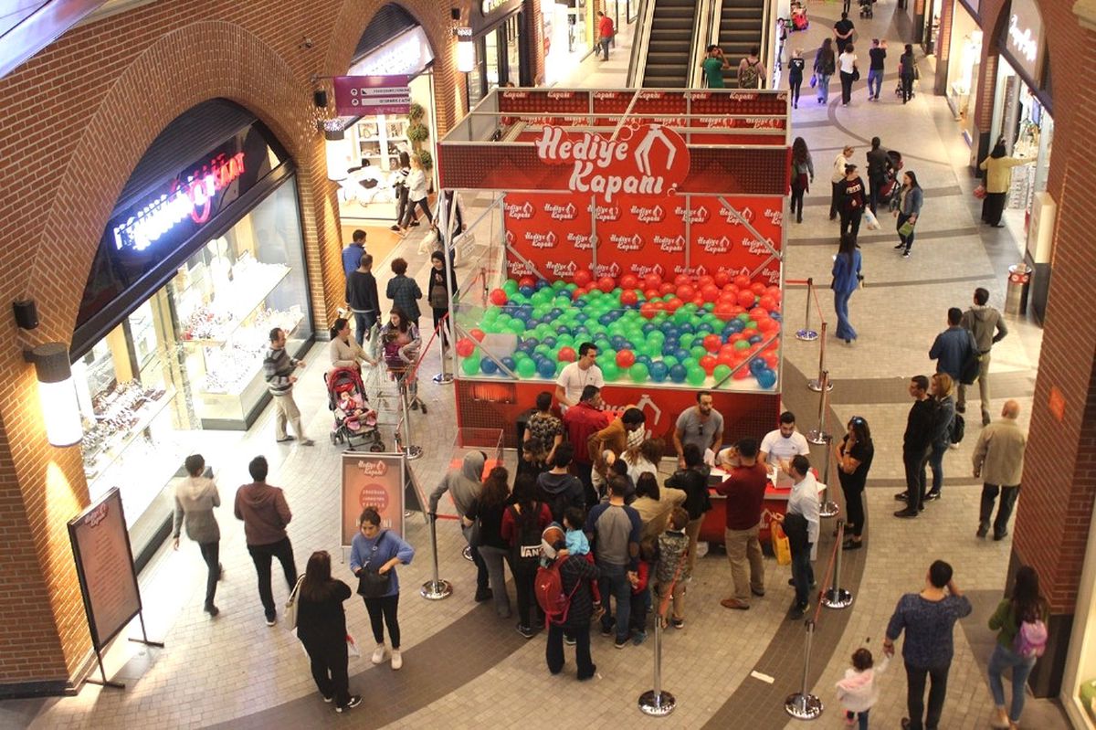 Hediye Kapanı\' ile Sürpriz Hediyelerin Sahibi Oldular