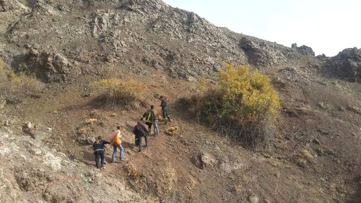 Kayalıklarda Mahsur Kalan Keçileri İtfaiye Kurtardı