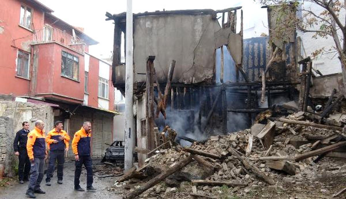 Kullanılmayan Terk Edilen Binada Yangın: 1 Ölü, 1 Yaralı