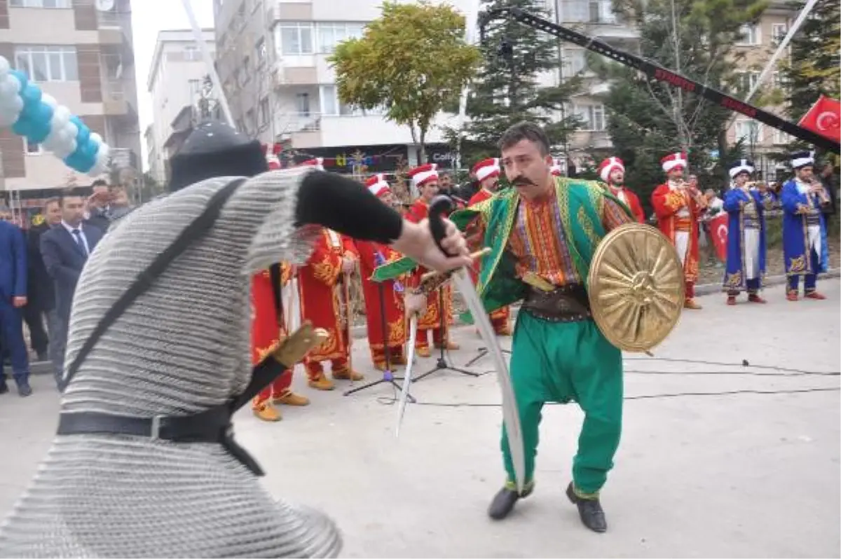 Tügva Eskişehir İl Binasına Kılıç-kalkanlı Açılış