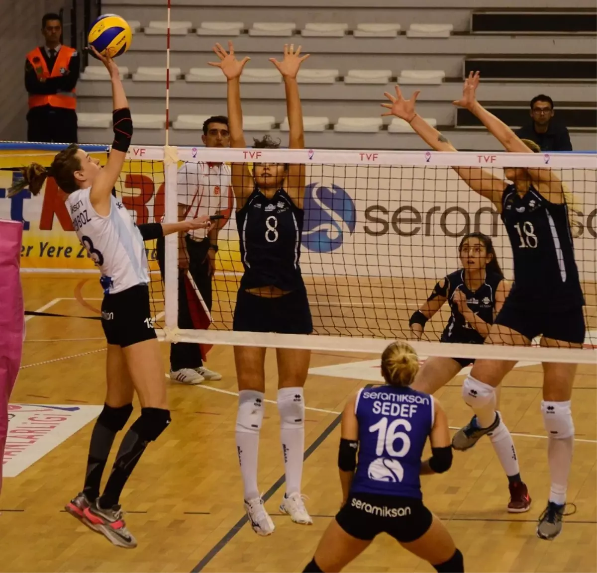 Vestel Venus Sultanlar Ligi: Seramiksan: 3 - İlbank: 0