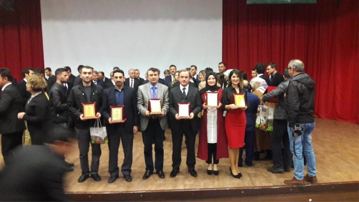 Alaplı Anadolu İmam Hatip Lisesi Ödülünü Amasya\'da Aldı