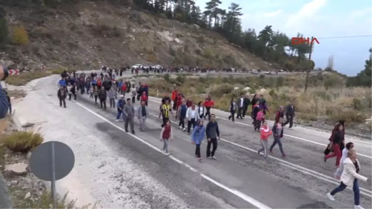 Antalya Sonbahar Güzellikleri Eşliğinde Yürüdüler