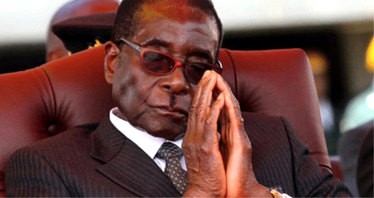 Darbe Ülkesi Zimbabve\'de, Devlet Başkanı Parti Liderliği Görevinden Alındı
