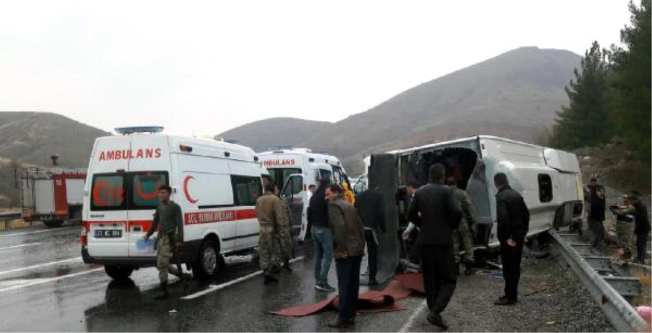 Diyarbakır\'da Yolcu Midibüsü Devrildi: 1 Ölü, 30 Yaralı (2) - Yeniden