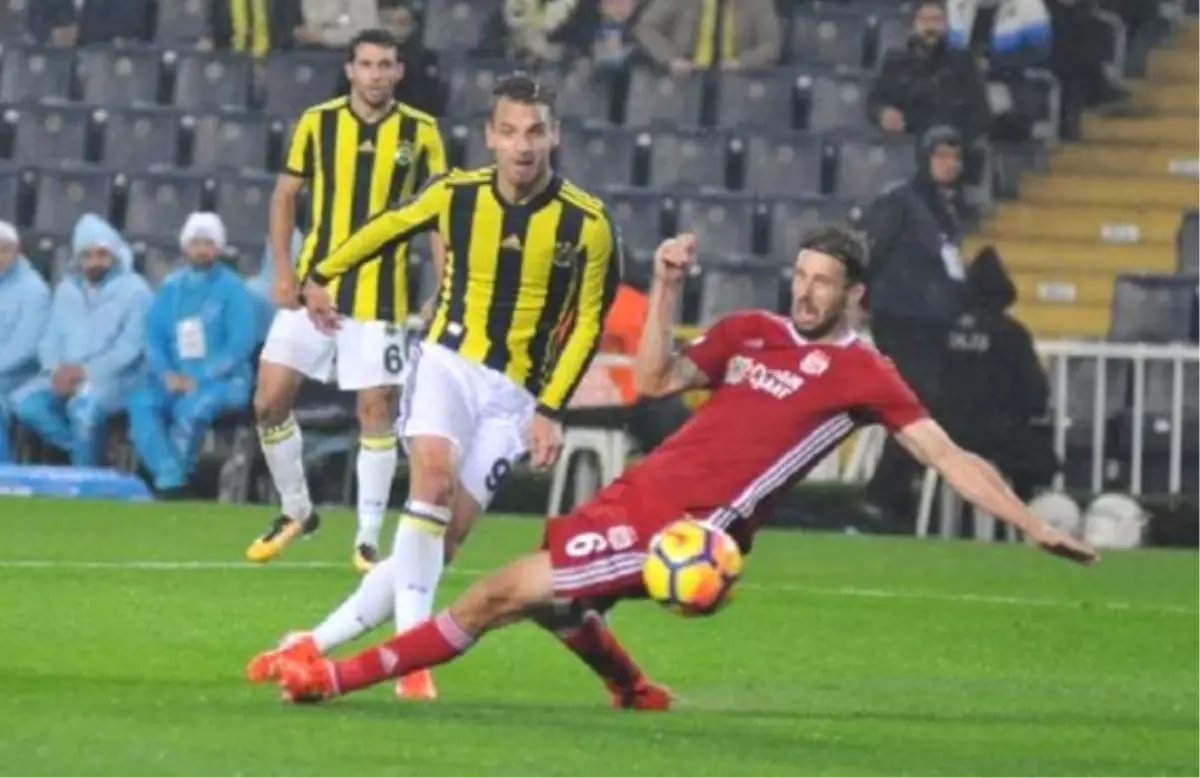 Fenerbahçe, Demir Grup Sivasspor\'u 4-1 Yendi