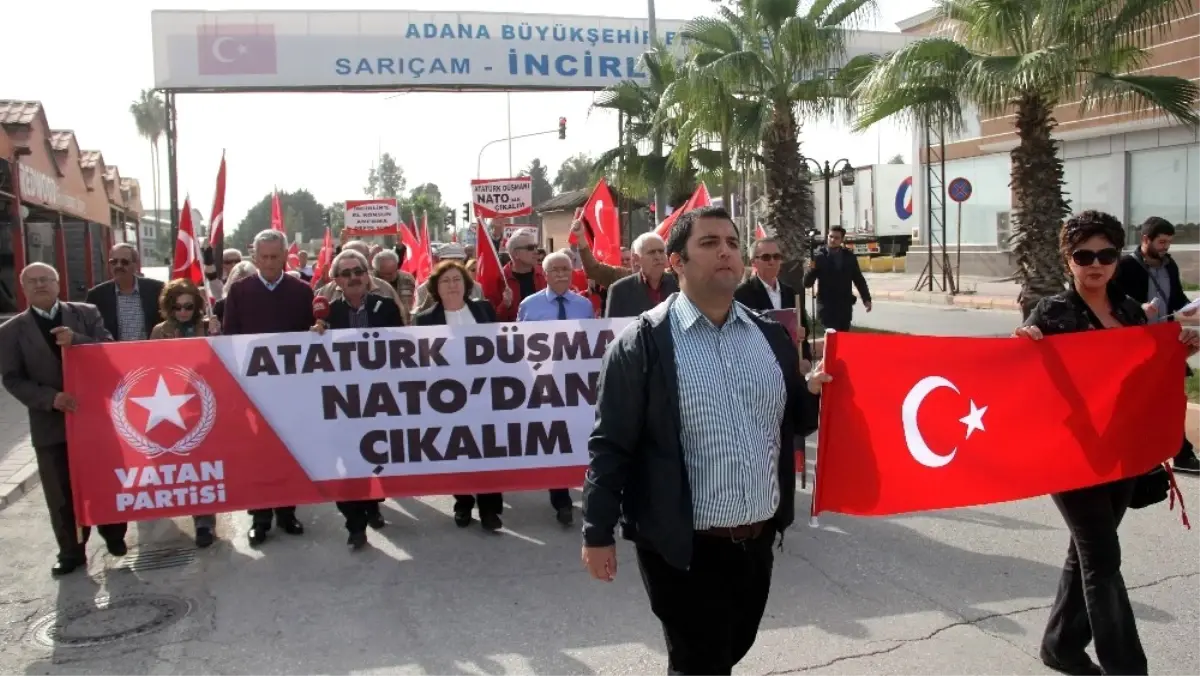 İncirlik\'te NATO Protestosu