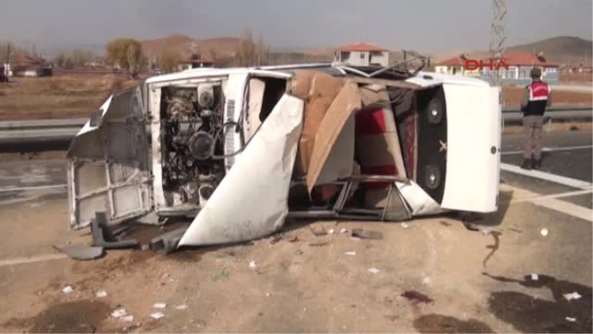 Kayseri Sarıoğlan\'da Trafik Kazası : 5 Yaralı