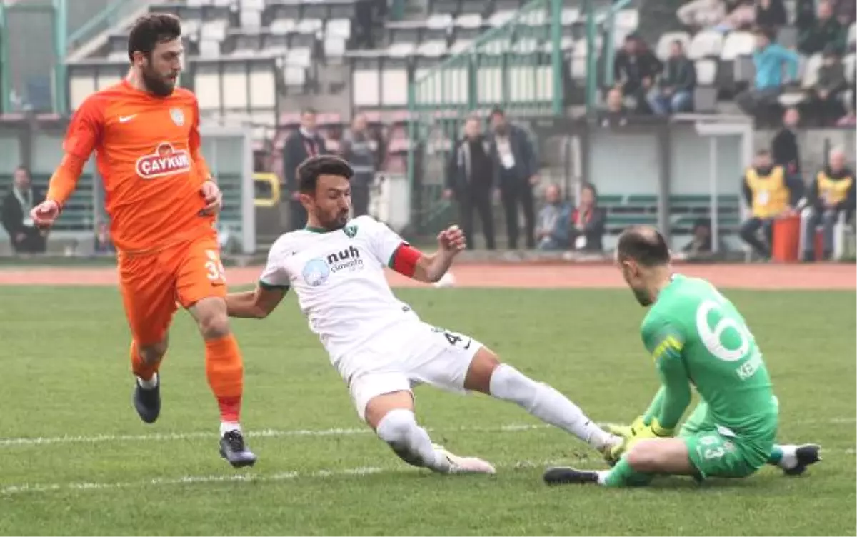 Kocaelispor-Baysal İnşaat Düzyürtspor: 2-2