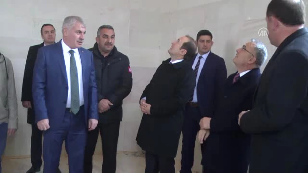 Maliye Bakanı Ağbal, Abdulvehhab Gazi Türbesi\'ni Ziyaret Etti