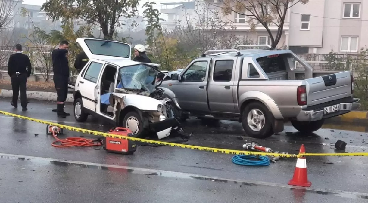 Manisa\'da Trafik Kazası: 1 Ölü, 2 Yaralı