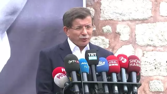 Naim Süleymanoğlu'nun Cenaze Töreni - Ahmet Davutoğlu ...