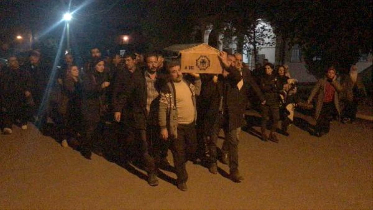 Terörist Cenazesine Katılan 6 HDP\'li Vekil İçin Soruşturma Başlatıldı