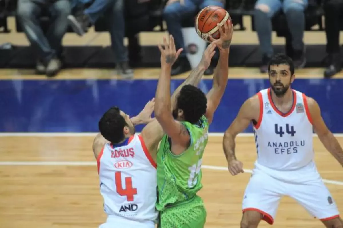 Tofaş-Anadolu Efes: 80-69