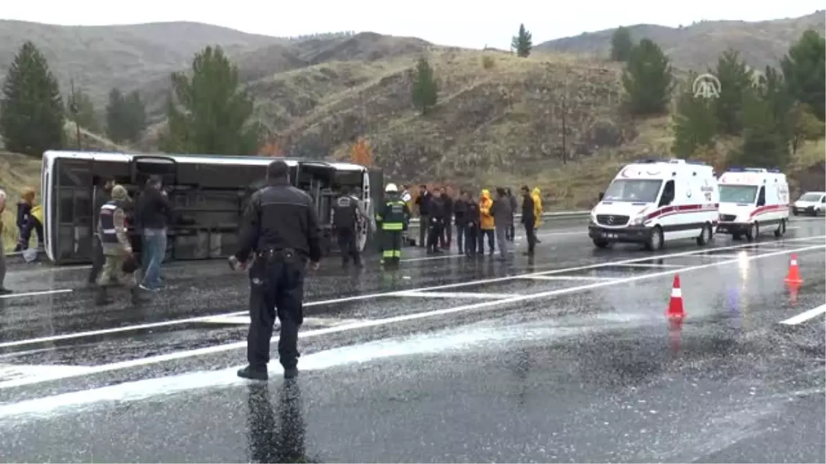 Yolcu Otobüsü Devrildi: 2 Ölü, 18 Yaralı (4)