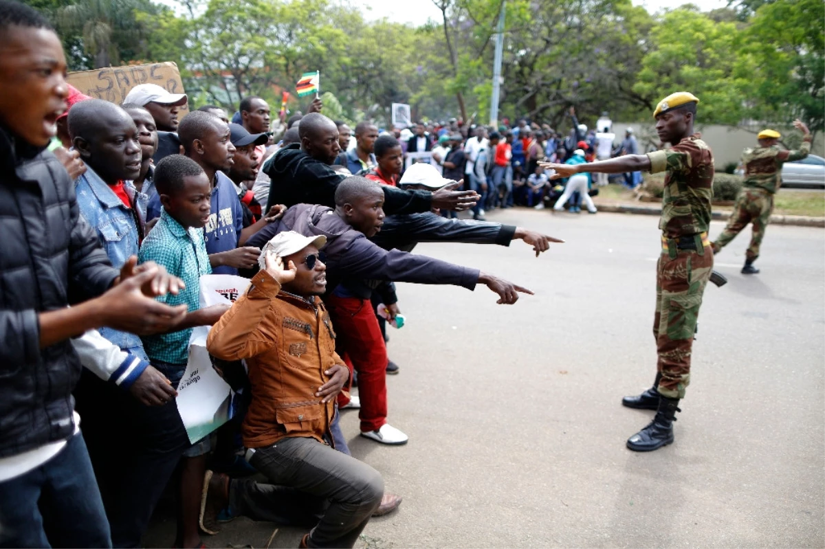 Zimbabve\'de Kriz Devam Ediyor