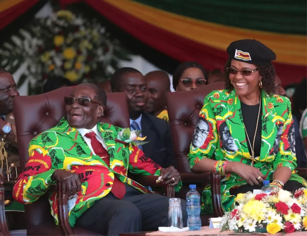 Zimbabve Devlet Başkanı Mugabe Parti Liderliğinden Alındı