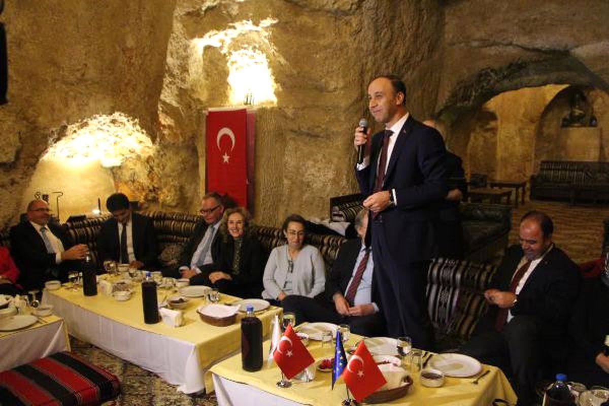 AB Büyükelçilerine Şanlıurfa\'da Sıra Gecesi