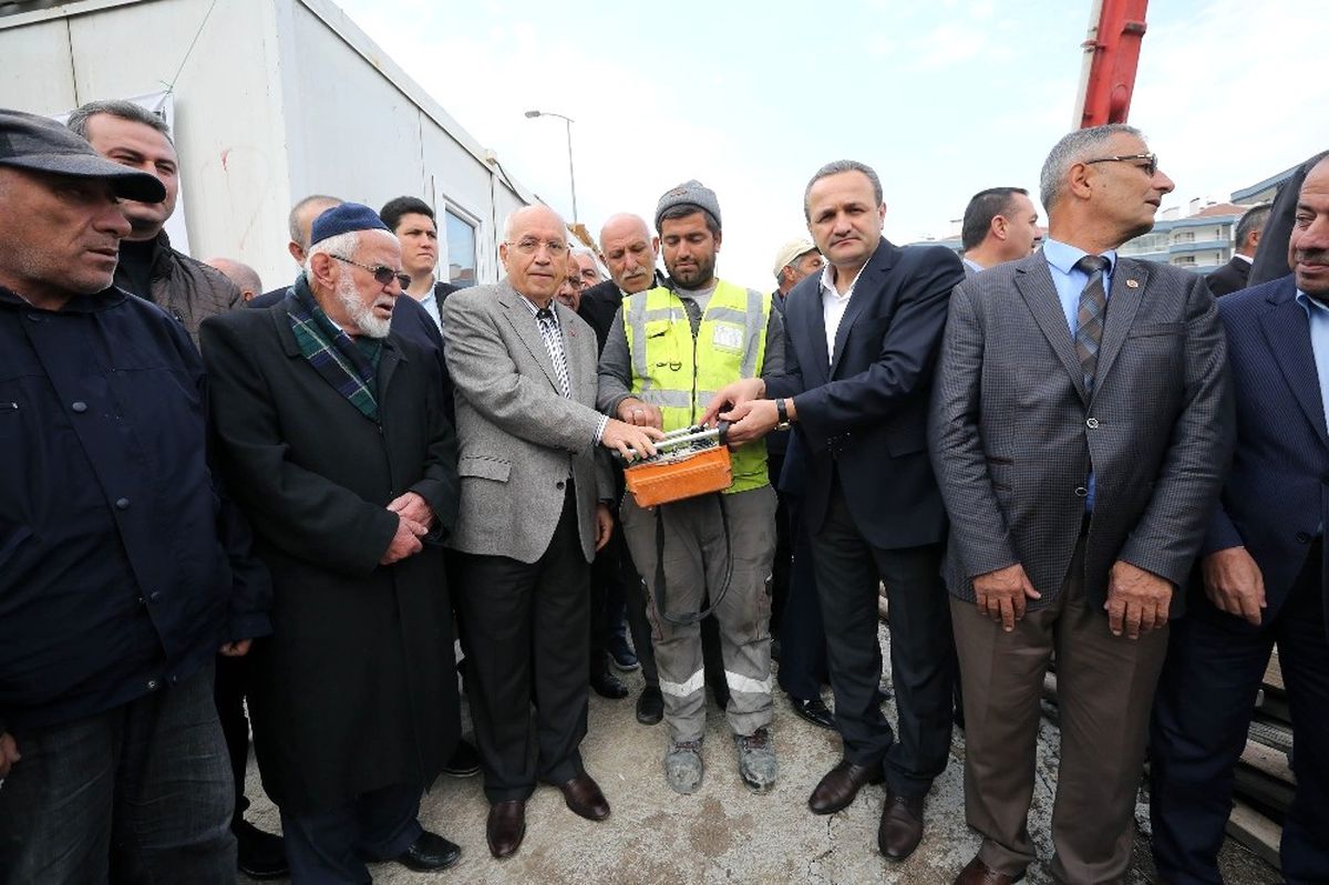 Başkan Yaşar, 2 Bin Kişilik Caminin Temelini Attı