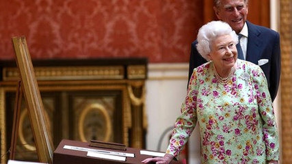 Britanya Kraliçesi Elizabeth 70. Evlilik Yıl Dönümünü Kutluyor