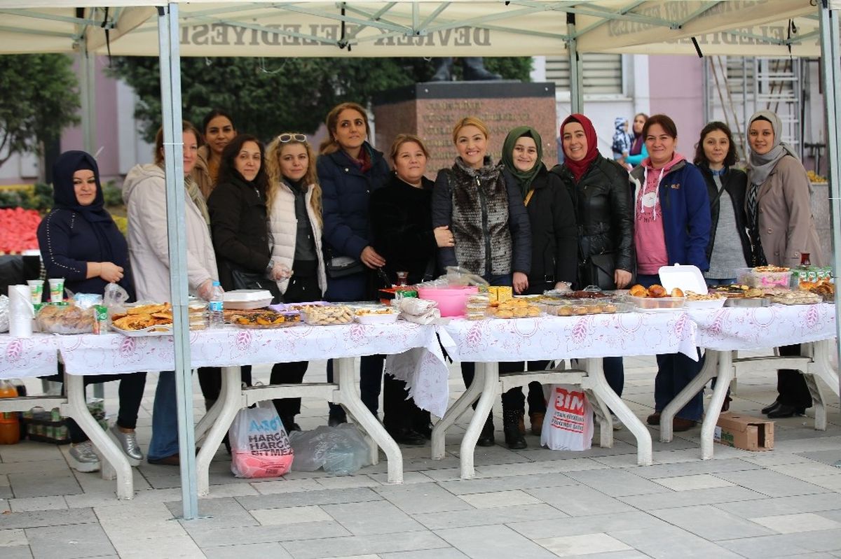 Devrekli Vatandaşlardan Okul Kermesine Destek Yağdı