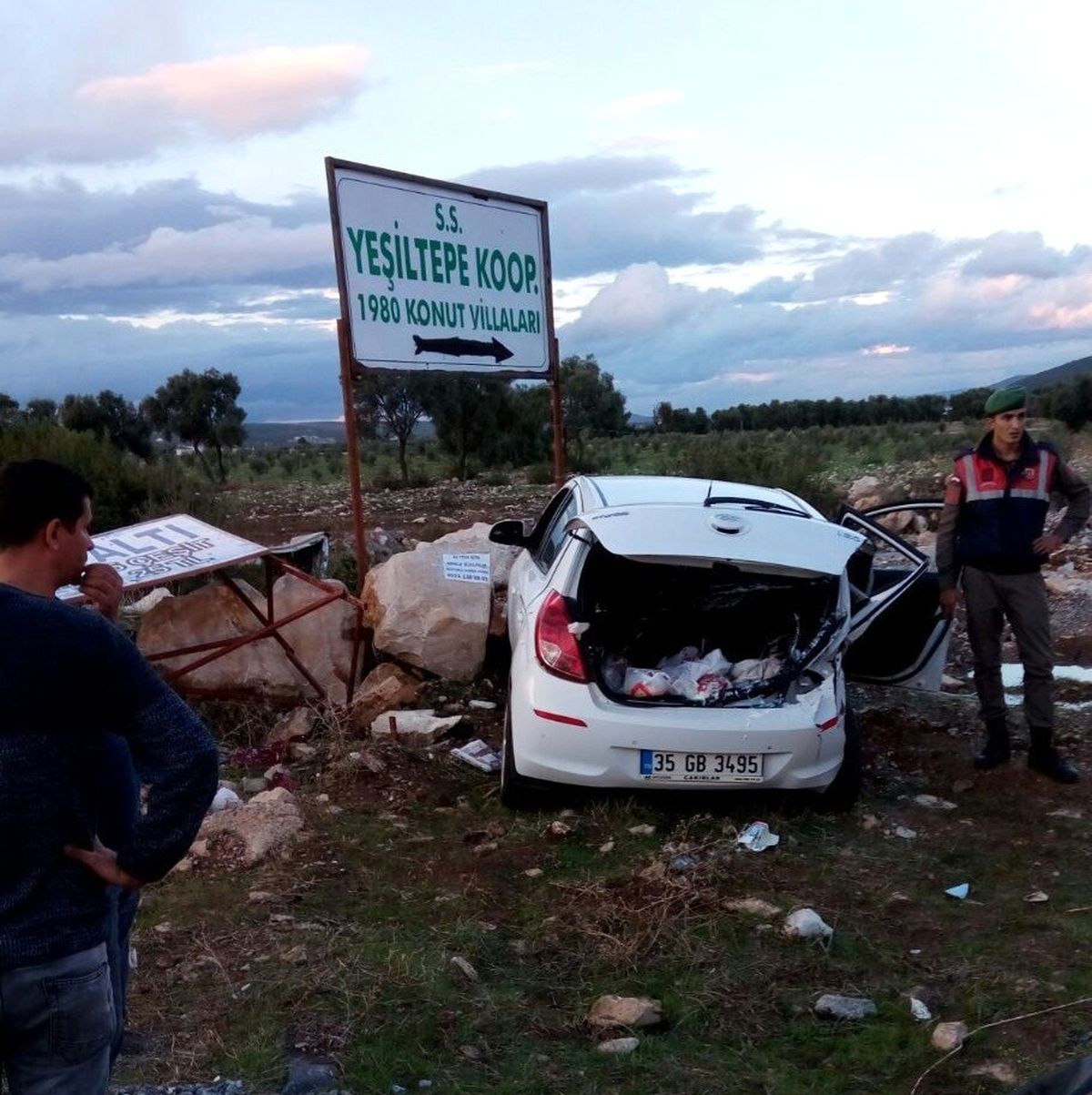 Didim\'de Trafik Kazası: 2\'si Ağır 9 Yaralı