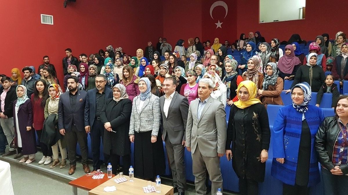 Eski Bakan Ramazanoğlu, Kyk Öğrencileri ile Bir Araya Geldi