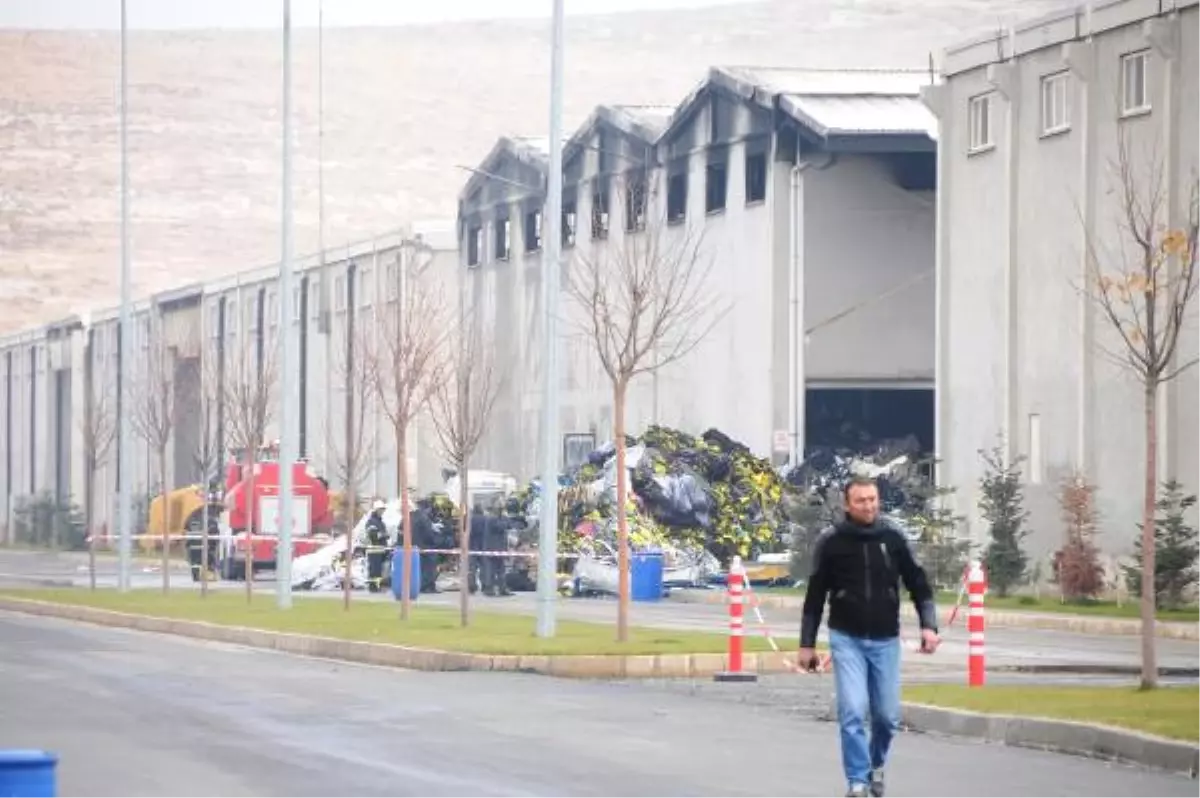 Gaziantep\'teki Fabrika Yangını 12 Saatte Söndürüldü