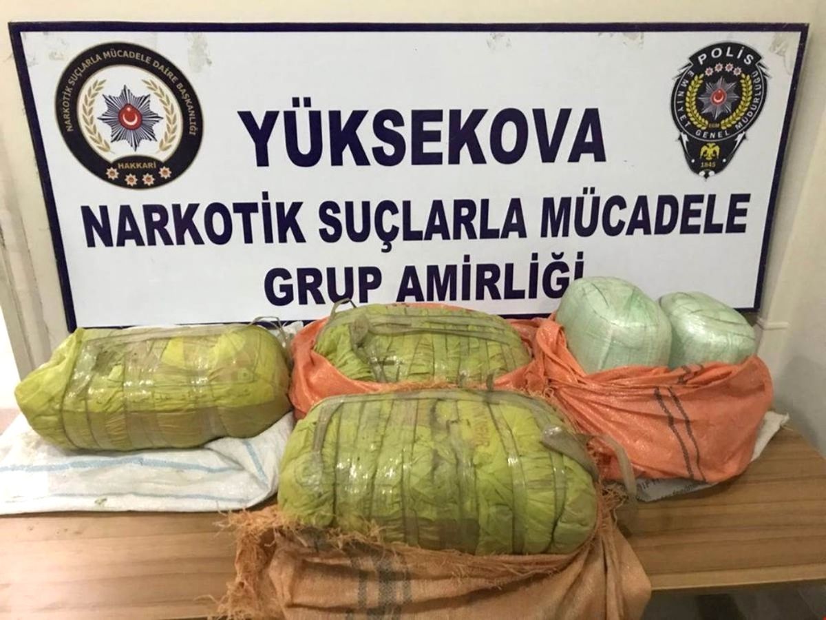 Hakkari\'de 30 Kilo Esrar Ele Geçirildi