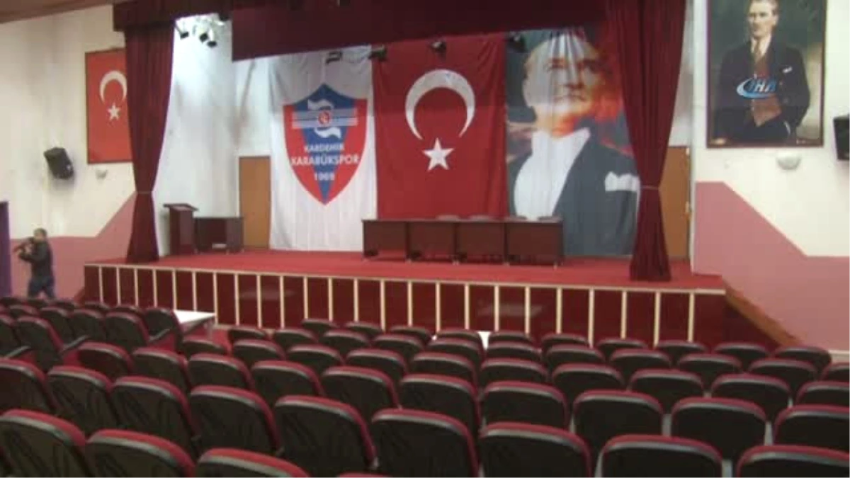 Karabükspor Kongresinde Salon Boş Kaldı