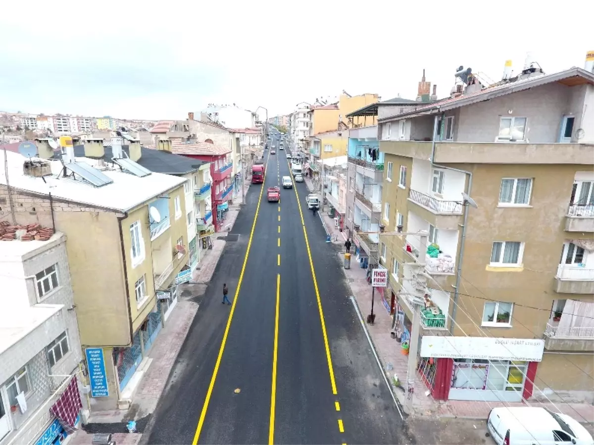 Kozan Caddesi ve Pazar Yerinde Yol Çizgi Çalışması