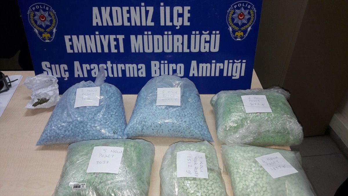 Mersin\'de 15,5 Kilogram Uyuşturucu Hap Ele Geçirildi