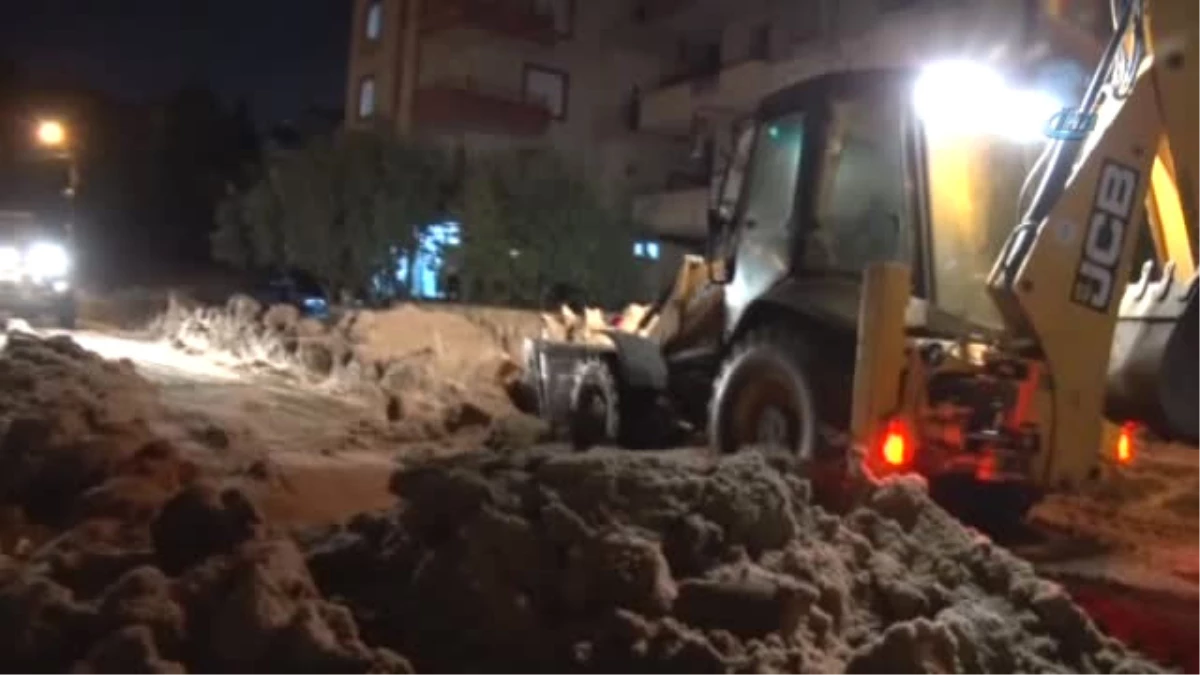 Mersin\'de Belediye Ekipleri Yağışlara Karşı Teyakkuzda
