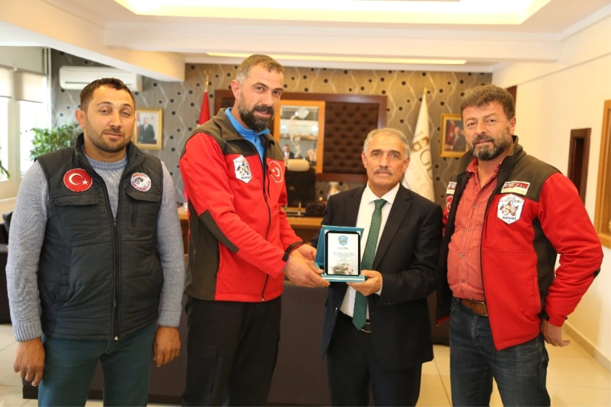 Off-Road Kulübü\'nden Niğde Belediye Başkanı Özkan\'a Ziyaret