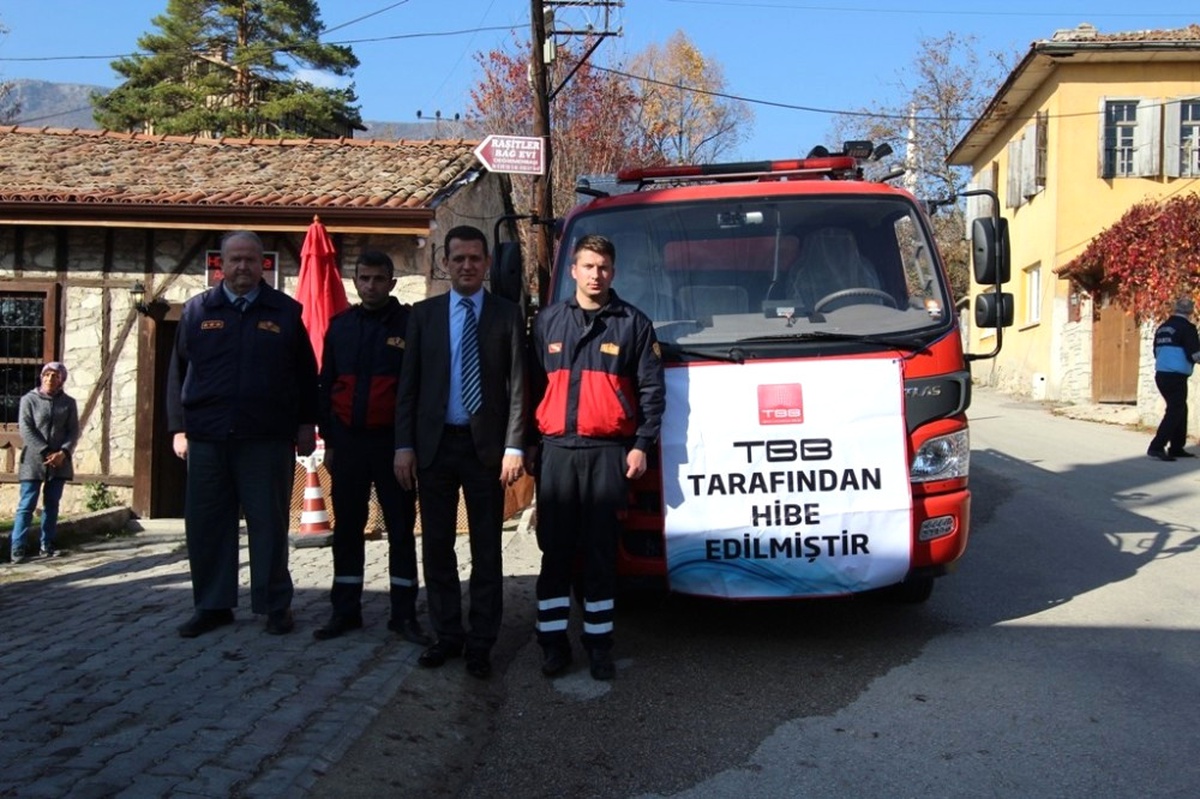 Safranbolu\'nun Dar Sokakları İçin Mini İtfaiye Aracı Hizmete Alındı