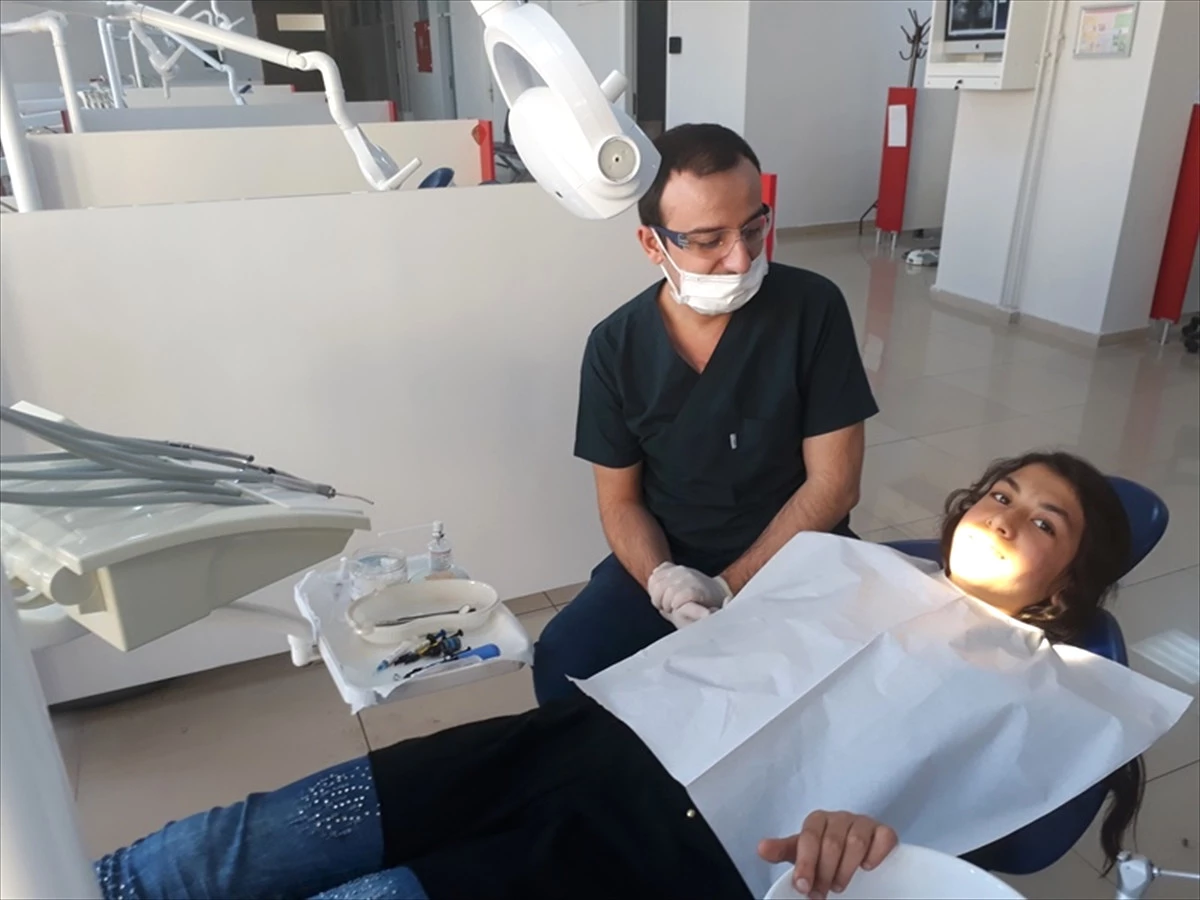 Sivas\'ta Öğrenciler Diş Taramasından Geçirildi