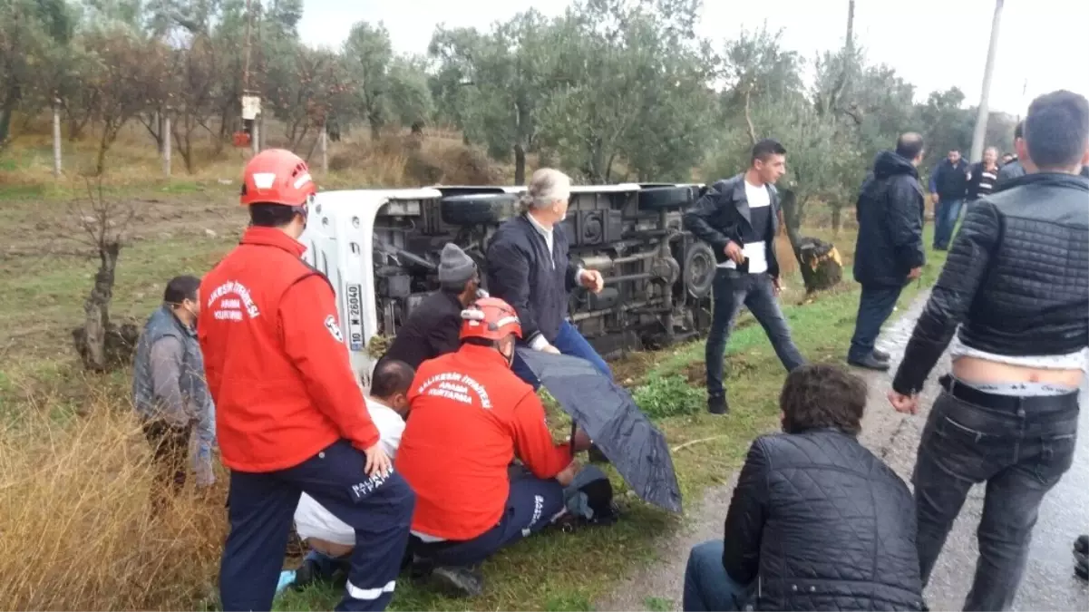 Yolcu Minübüsü Şarampole Yuvarlandı