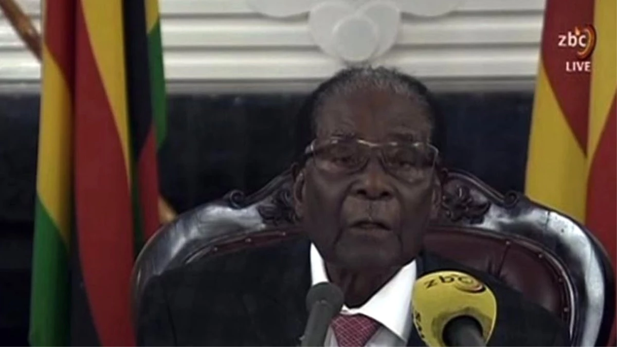 Zimbabve Devlet Başkanı Robert Mugabe Partisinin \'Azil\' Tehdidine Karşın İstifa Etmedi