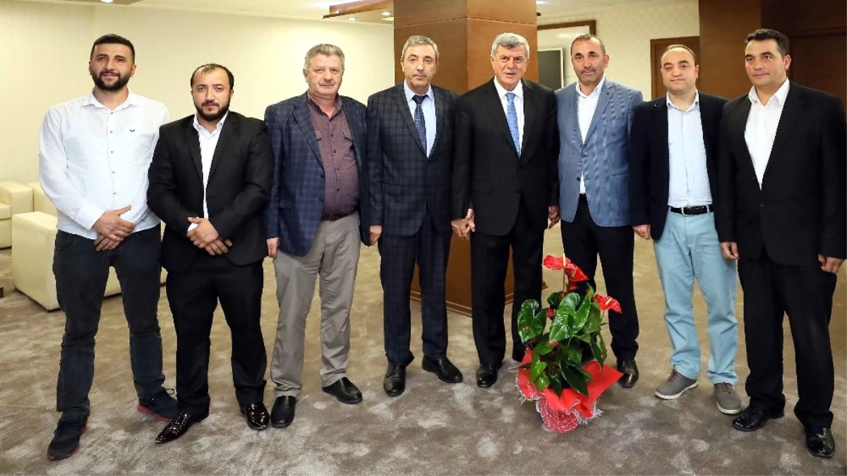 Başkan Karaosmanoğlu Stk\'lar ile Bir Araya Geliyor