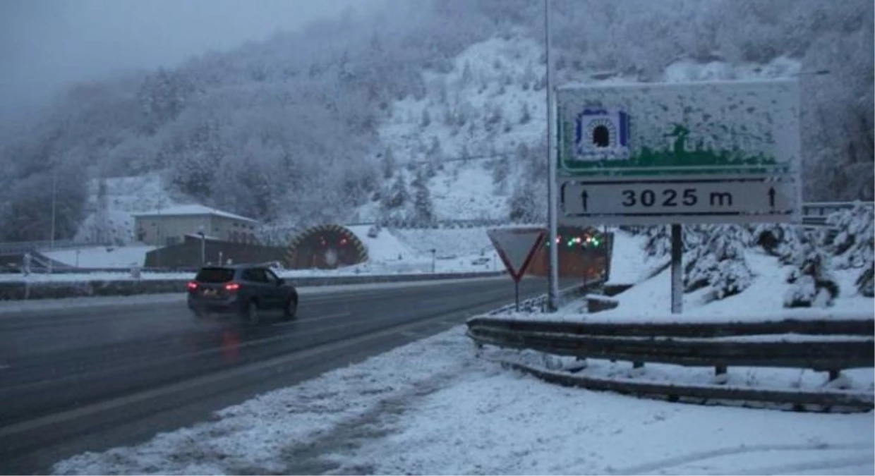 Bolu Dağı\'nda Kar Yağışı Etkili Oluyor