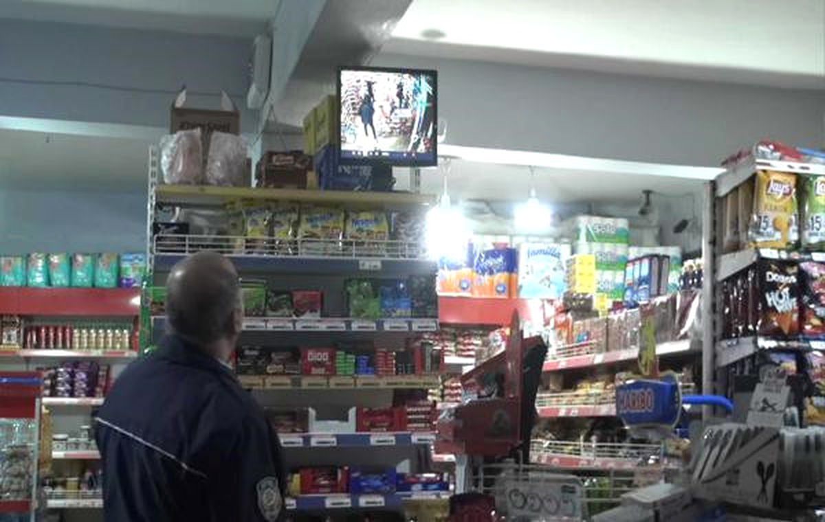 Bursa\'da Silahlı İki Gaspçı Marketi Soydu