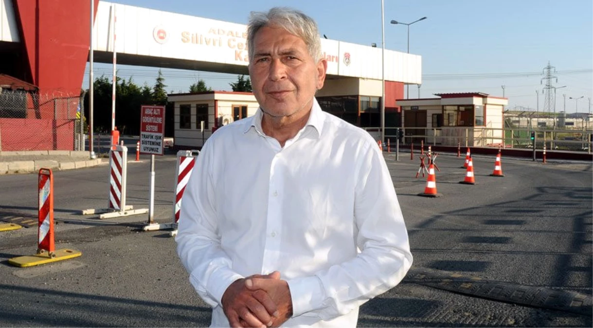 Cumhuriyet Gazetesi İnternet Genel Yayın Yönetmeni Oğuz Güven\'e 3 Yıl 1 Ay Hapis Cezası