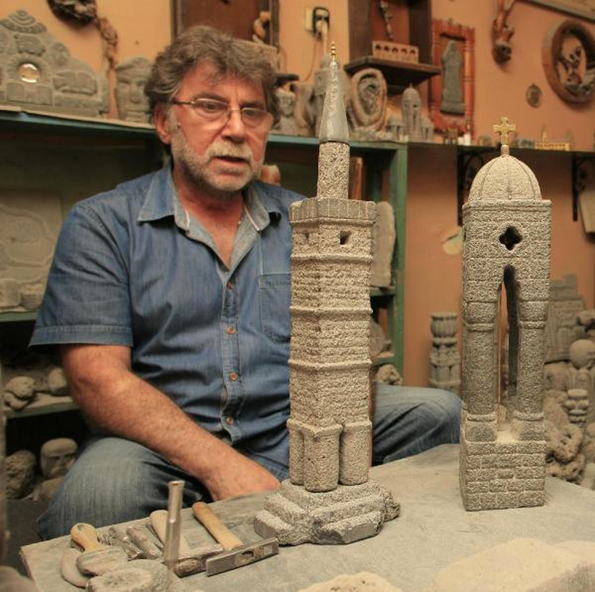Diyarbakır\'ın Sembollerini ve Hayallerini Taşa İşliyor