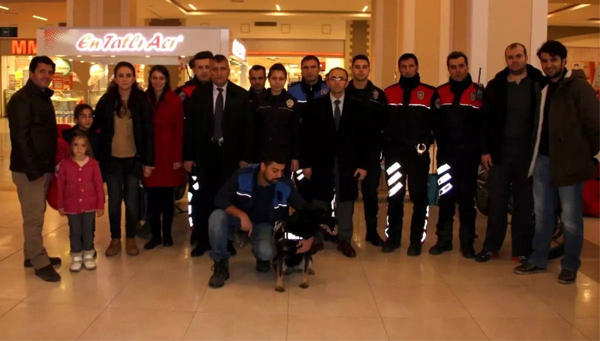 Dünya Çocuk Hakları Günü\'nde Çocuklar Gönüllerince Eğlendi