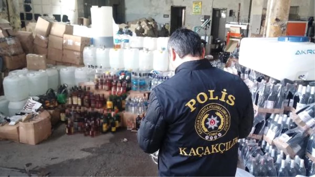 İstanbul\'da Rekor Sahte İçki Operasyonu! Yılbaşında Piyasaya Süreceklerdi